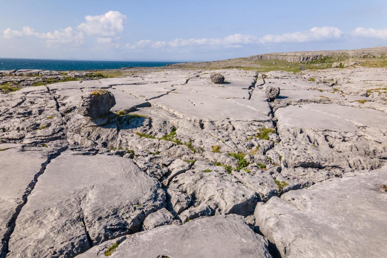 Hotel Into The Burren Murroogh Esterno foto