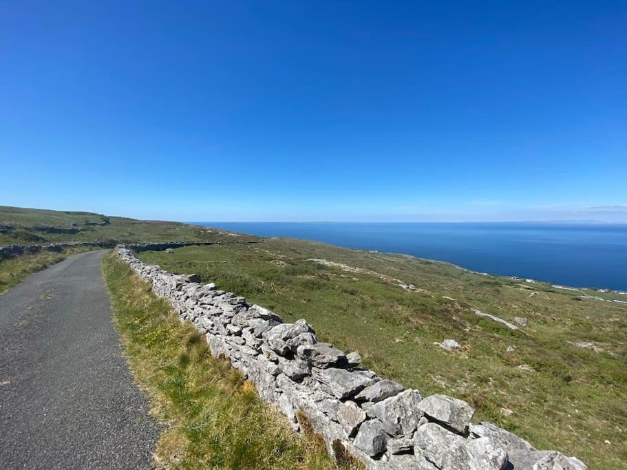 Hotel Into The Burren Murroogh Esterno foto