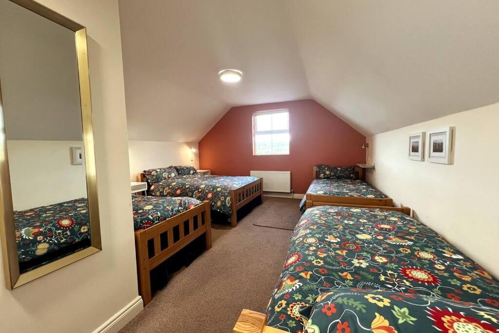 Hotel Into The Burren Murroogh Esterno foto