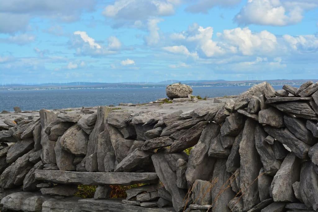 Hotel Into The Burren Murroogh Esterno foto