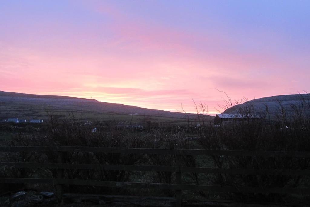 Hotel Into The Burren Murroogh Esterno foto