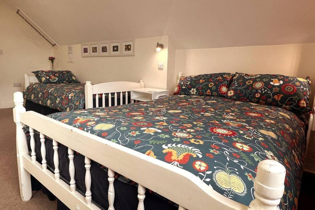 Hotel Into The Burren Murroogh Esterno foto
