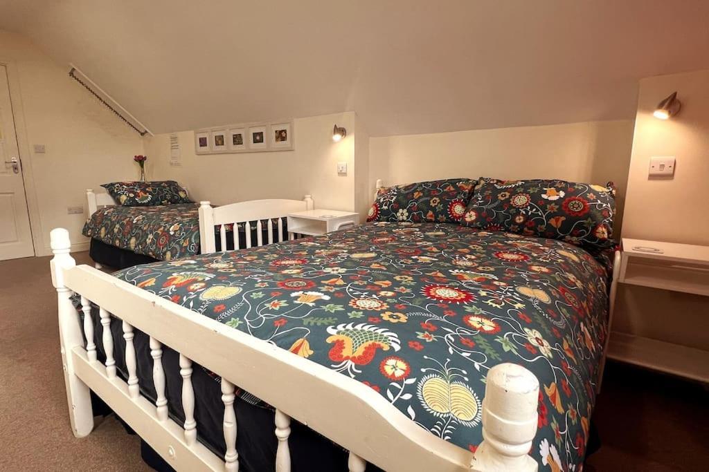 Hotel Into The Burren Murroogh Esterno foto